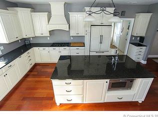 295 Carriage Dr, Berlin, CT 06037