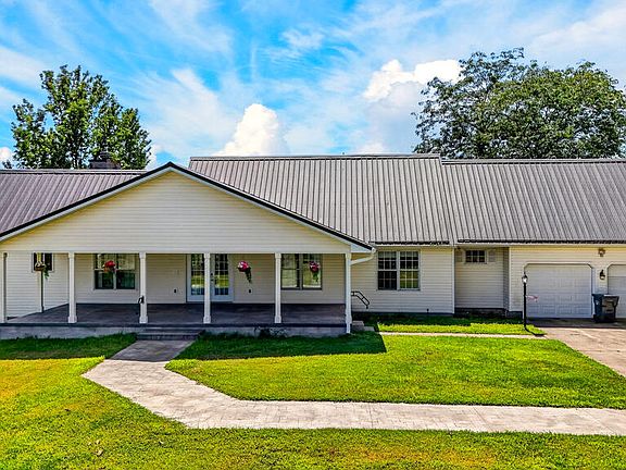 3rd image of 7 Robin Hill Ln