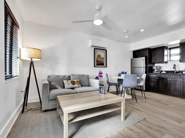 333 Walnut St, Hollywood, FL