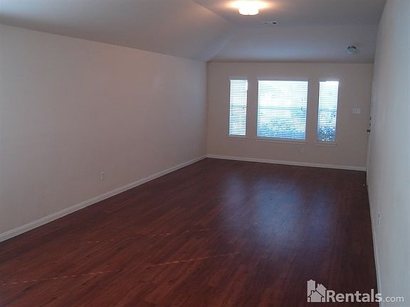 2nd image of 6 Mira Loma Dr