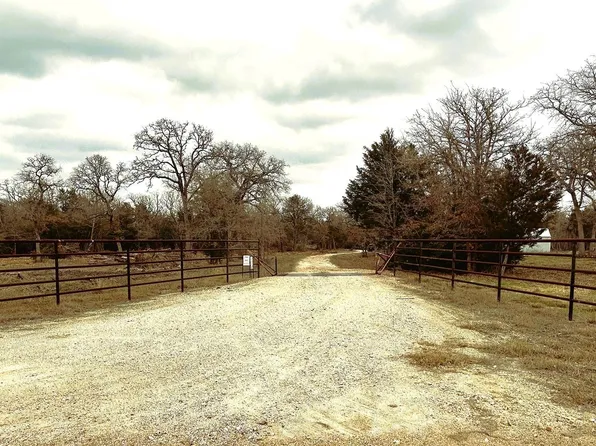 1741 Lange Rd, Waldeck, TX 78946