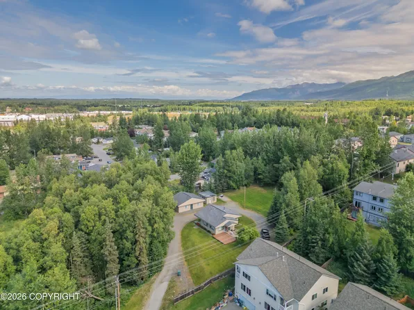 221 Creekside St, Anchorage, AK 99504