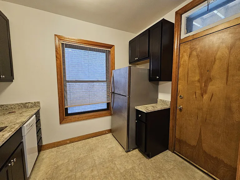 703 W Cornelia Ave #1R — Photo 9