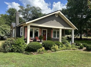 209 S Jackson St, Crystal Springs, MS 39059