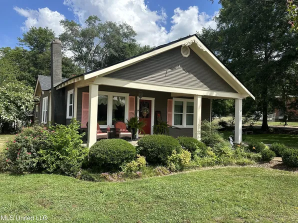209 S Jackson St, Crystal Springs, MS 39059