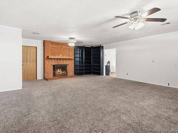 3rd image of 302 3rd St