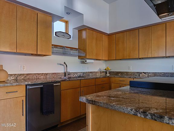 3rd image of 898 W Calle De Los Higos