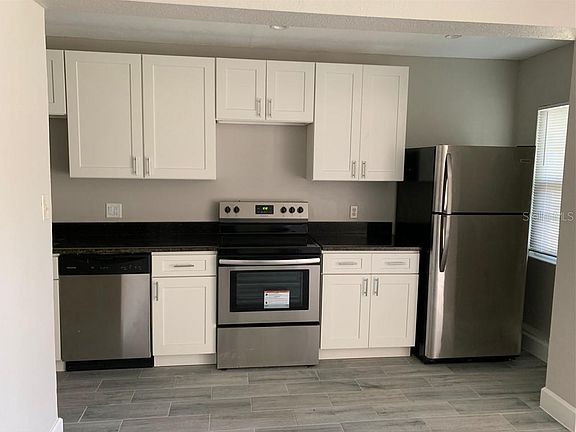 5th image of 2612 El Portal Ave