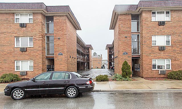 1st image of 2334 N Harlem Ave APT 2C