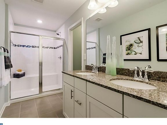 5th image of 388 Goodwick Dr