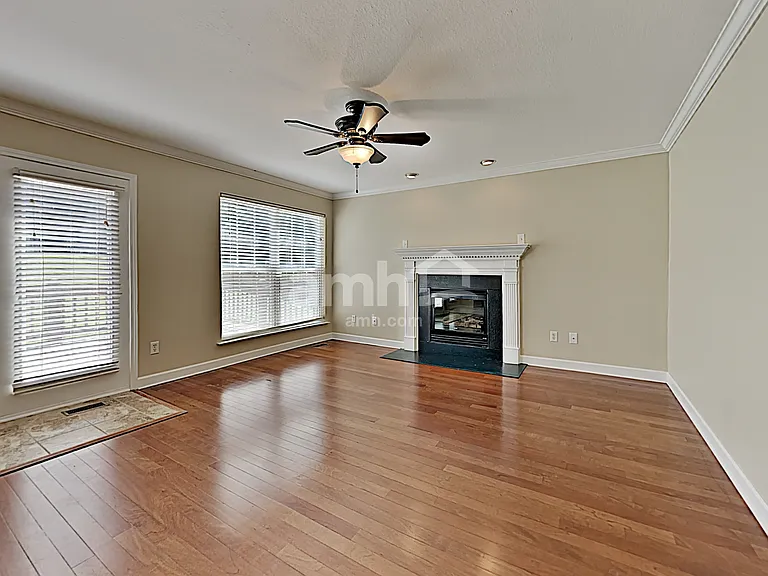 1356 Pershing Hill Ln — Photo 6