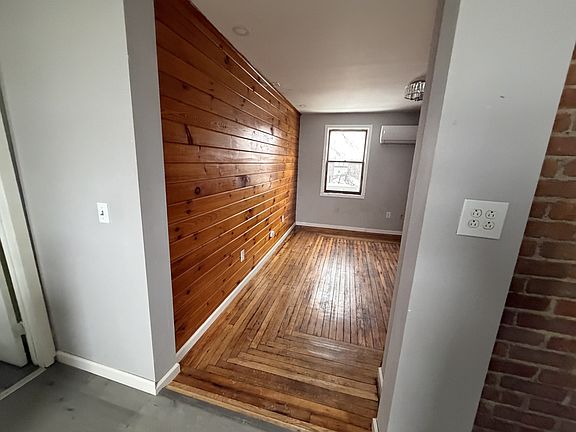 4th image of 35 Younglove Ave #3