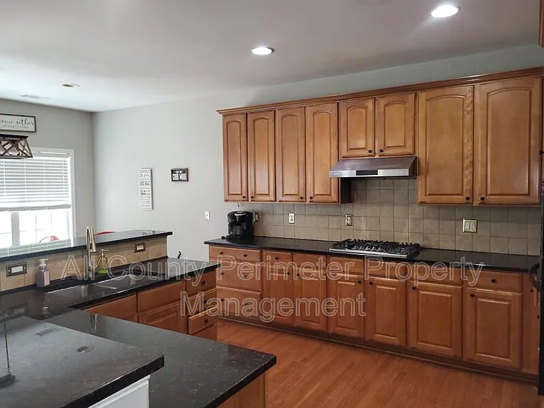 380 Simonton Crest Dr — Photo 5