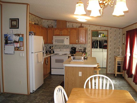3rd image of 351 Wilson Dr