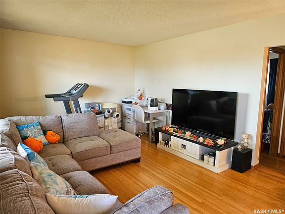 4th image of 30 Allen Drive