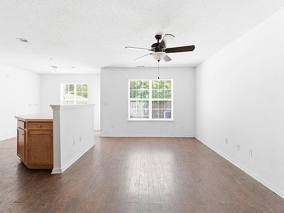 5th image of 5058 Bartholomews Ln