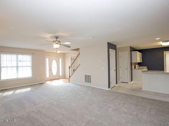 4th image of 62 Forest Mountain Ct