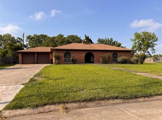 3400 Coachman Dr, Baytown, TX 77521