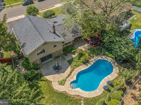 1058 Old Ford Rd, Huntingdon Valley, PA 19006