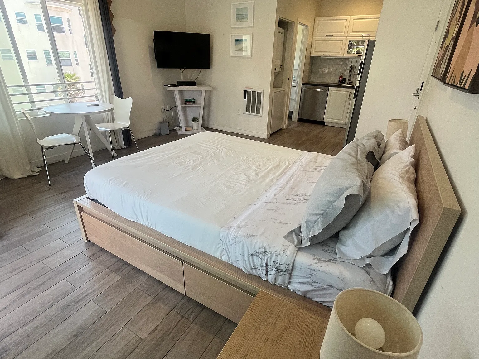 Studio, 600 sqft, $3,900 — Photo 1
