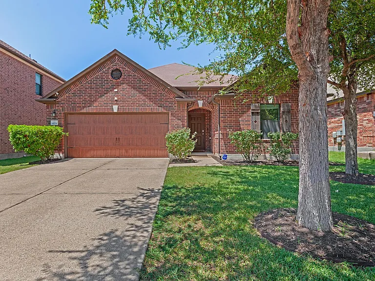 14224 Lake Victor Dr — Photo 1