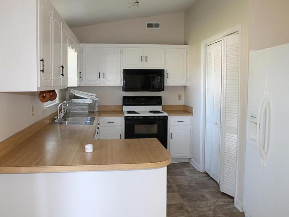 5th image of 102 Palmetta Dr