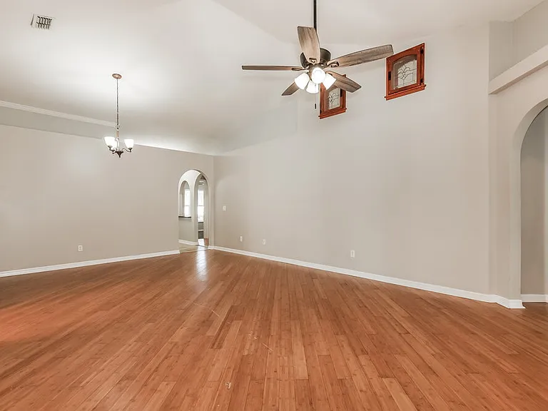 25213 Hyde Park Blvd — Photo 3