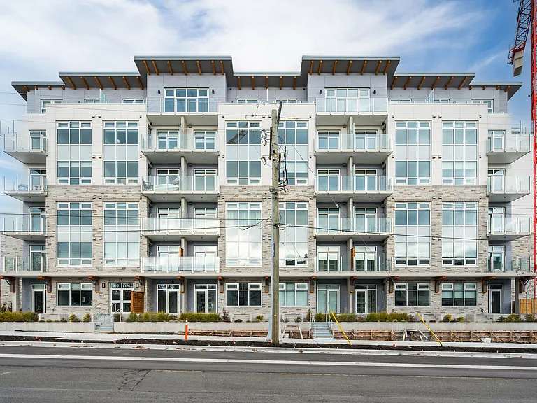 916 Lyall St #312 — Photo 32