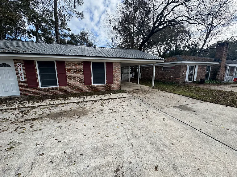 3121 Cottage Hill Rd — Photo 1