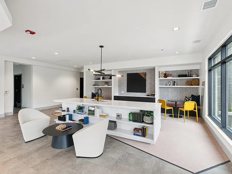 Park Morton Apartments — Photo 24