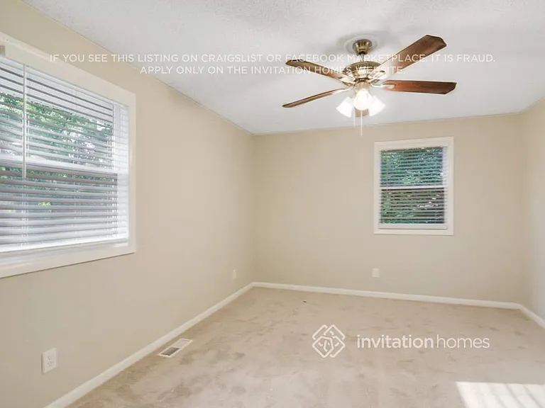 206 Park Ave — Photo 15