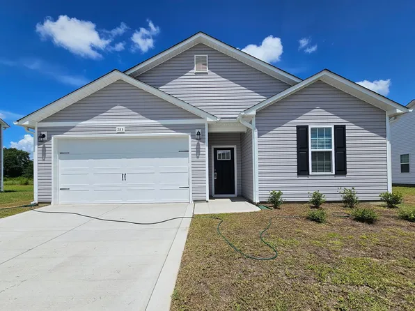 283 Crowville St, Raeford, NC 28376