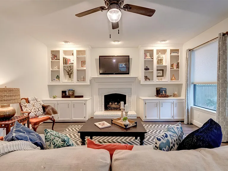 13011 Finch Brook Dr — Photo 32