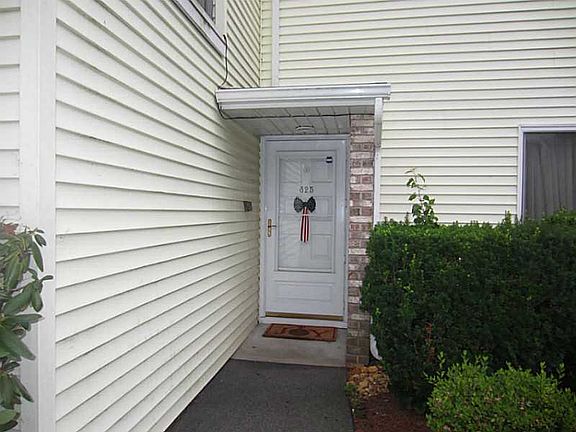 2nd image of 825 Williamsburg Cir