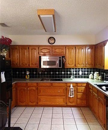 2nd image of 2004 Sierra Dr