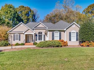 520 Cameron Pointe Ln, Belmont, NC 28012