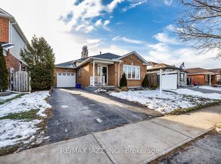 3 Devondale St, Clarington, ON L1E1S2