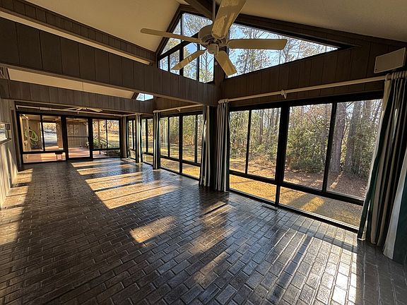 2nd image of 303 Kissingbower Rd