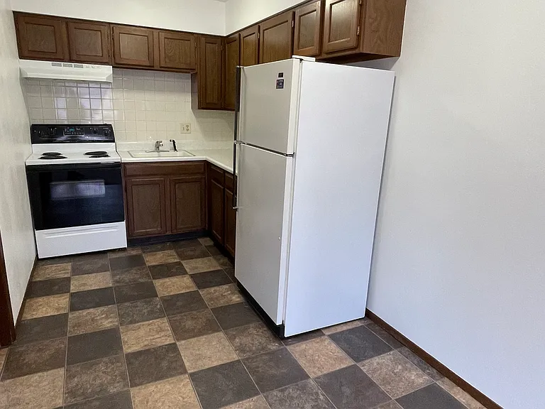 444 N Broad St — Photo 4