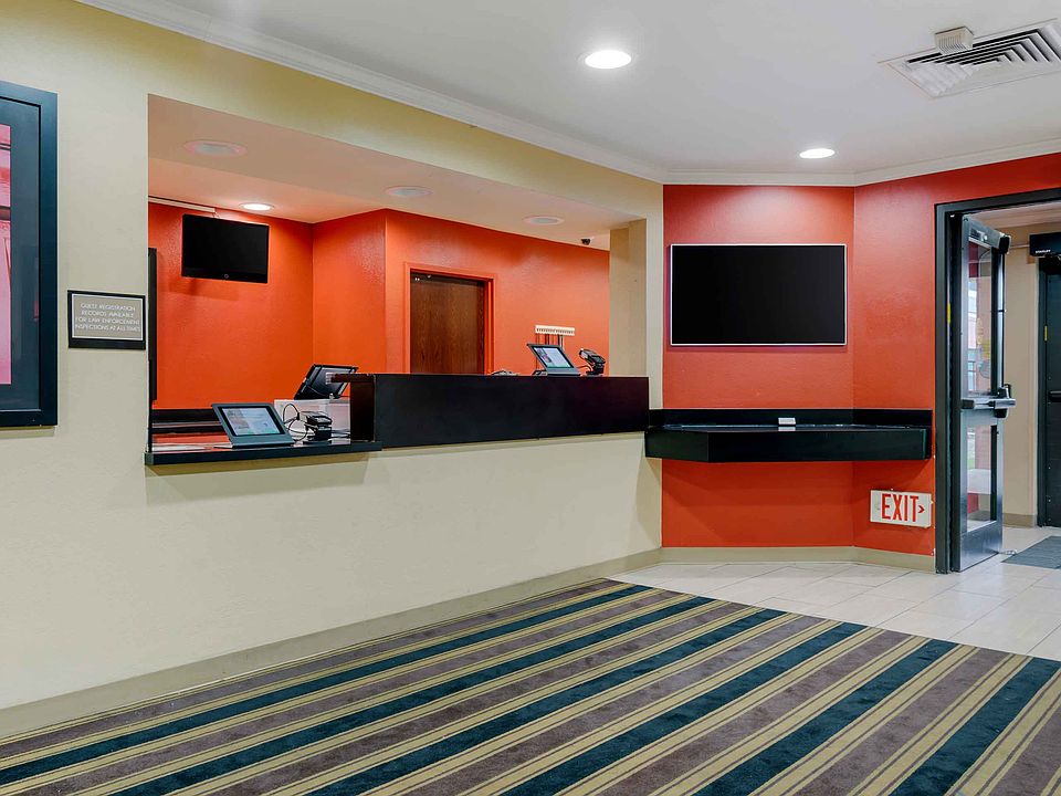 Lobby and Guest Check-in
