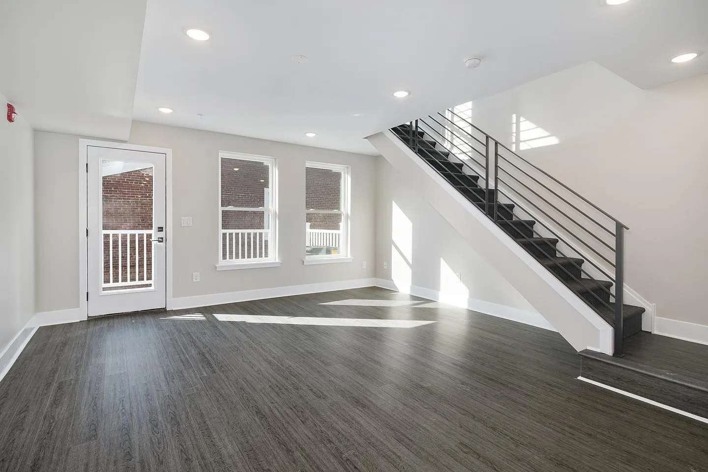 2 bed, 1100 sqft, $2,695 — Photo 1