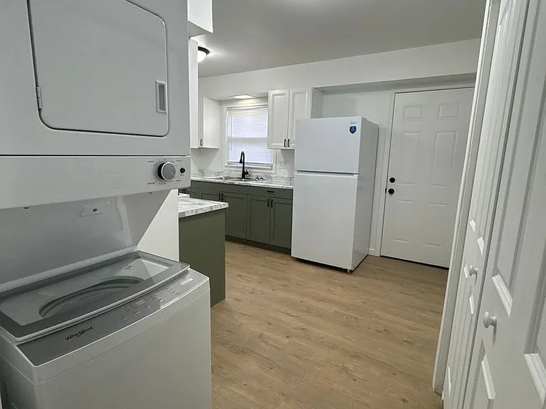 2708 Trimble St — Photo 10