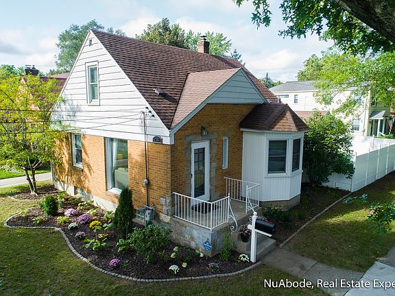 2nd image of 2539 Almont Ave SE