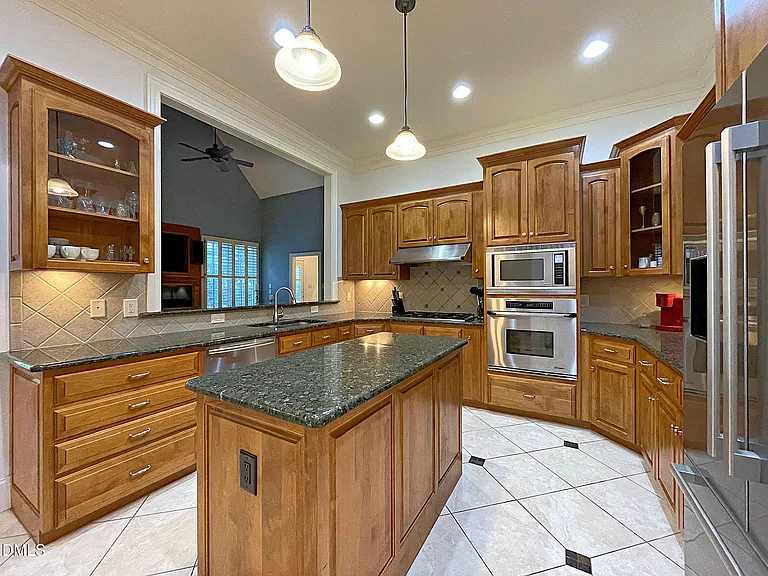 2112 Brassfield Rd — Photo 10