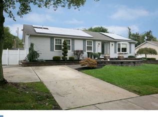 18 Danbury Dr, Sicklerville, NJ 08081