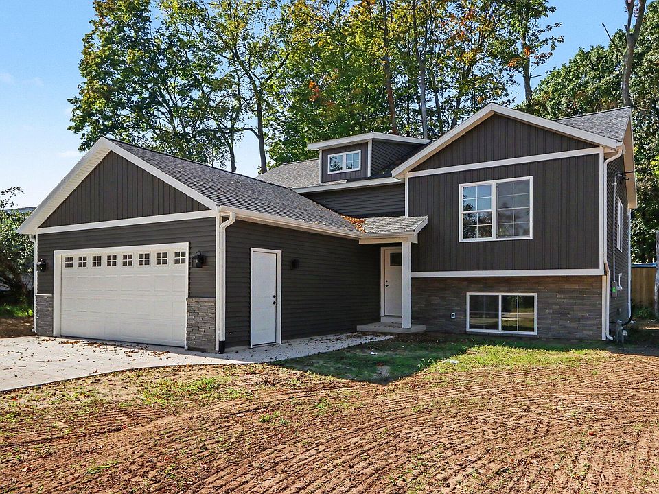 1st image of 1032 Sir Knight Rd