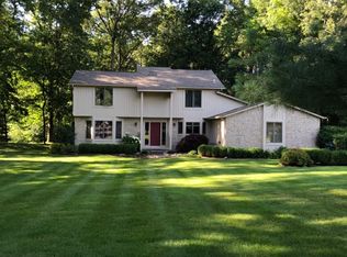 11829 Pine Mountain Dr, Brighton, MI
