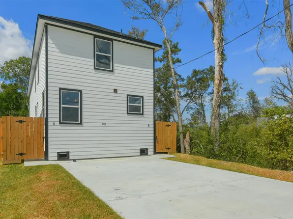 8713 Southwark St #A-b, Houston, TX 77028