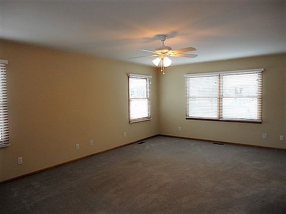 3rd image of 322 W Elian Ct