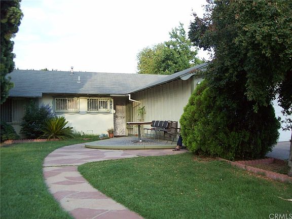 2nd image of 940 N Humboldt Ave